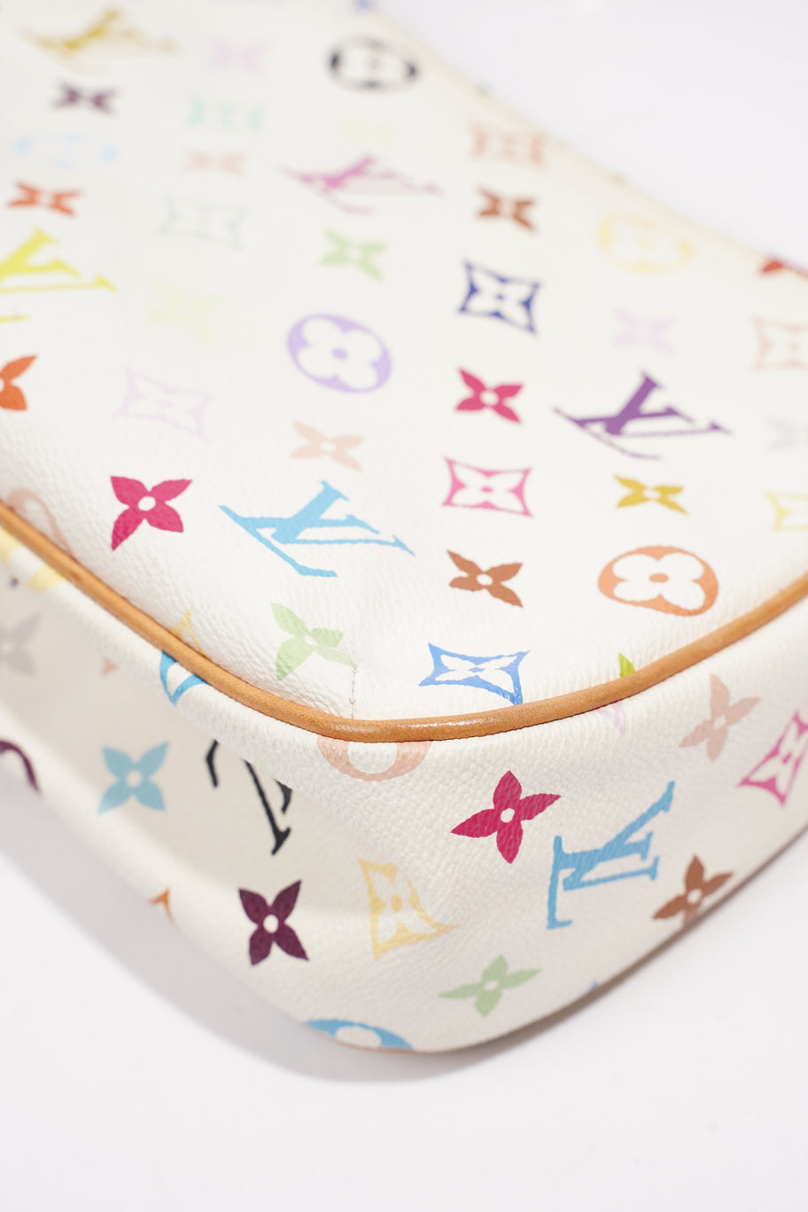 Lodge White / Multicolour Coated Canvas PM Image 15