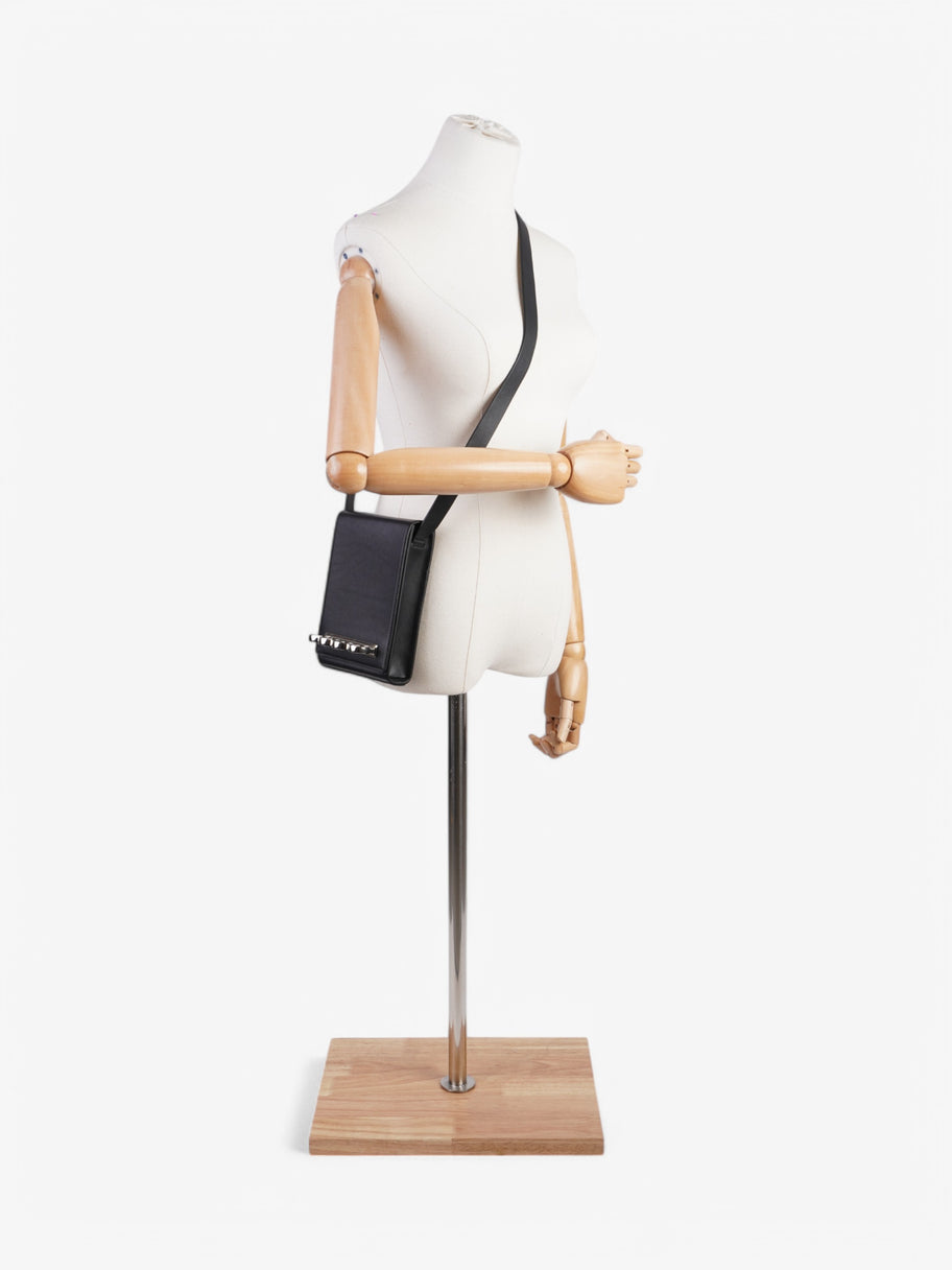 Alexander McQueen Knuckle Crossbody Bag Black Leather Image 2