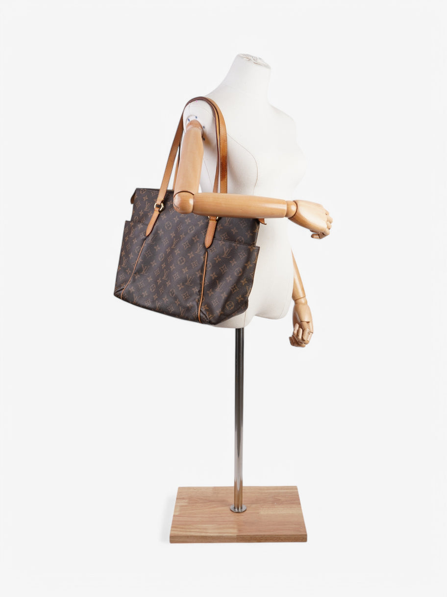 Louis Vuitton Totally MM Monogram Coated Canvas MM Image 2