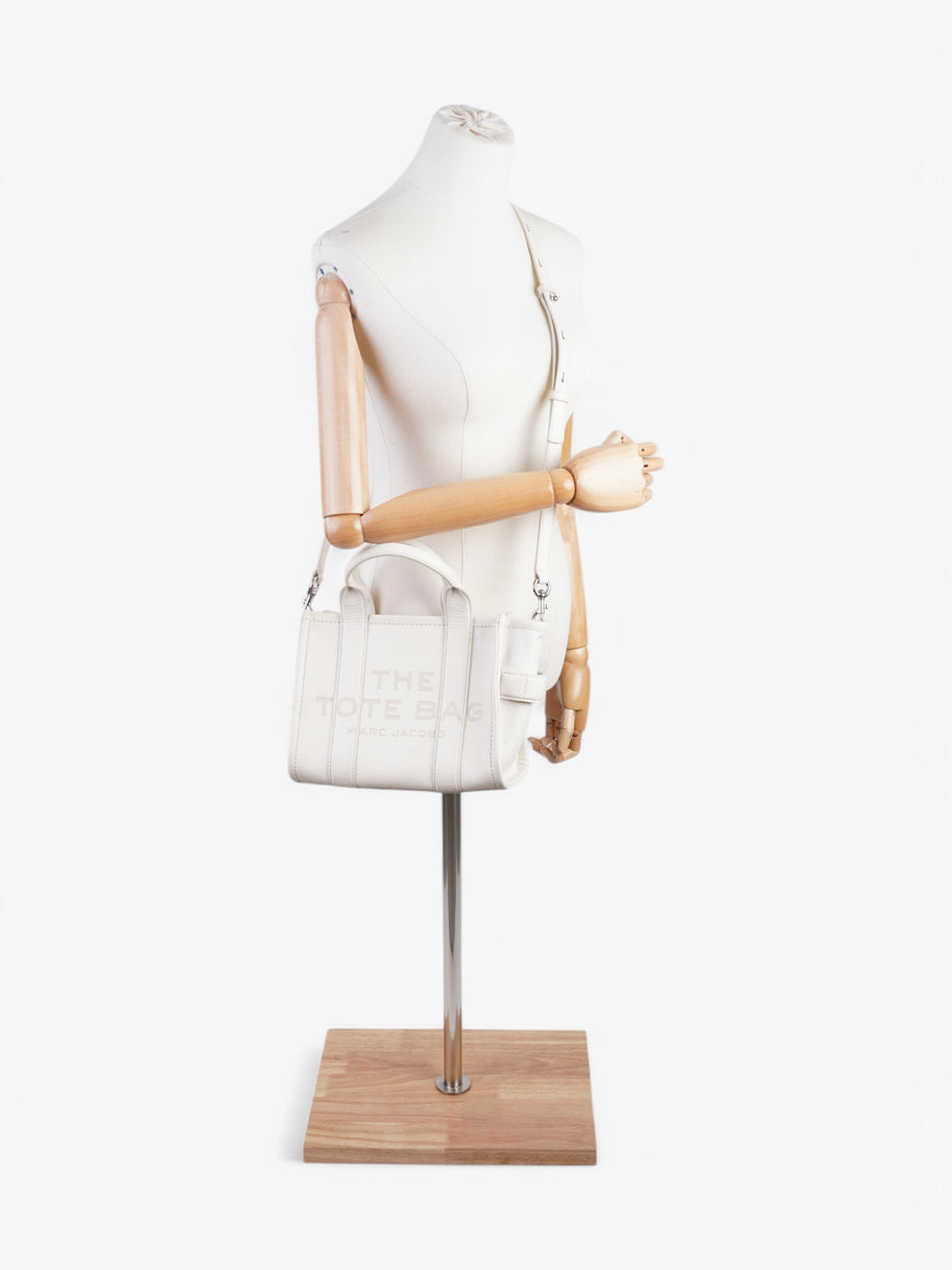 Marc Jacobs The Leather Tote Bag White  Leather Mini Image 2