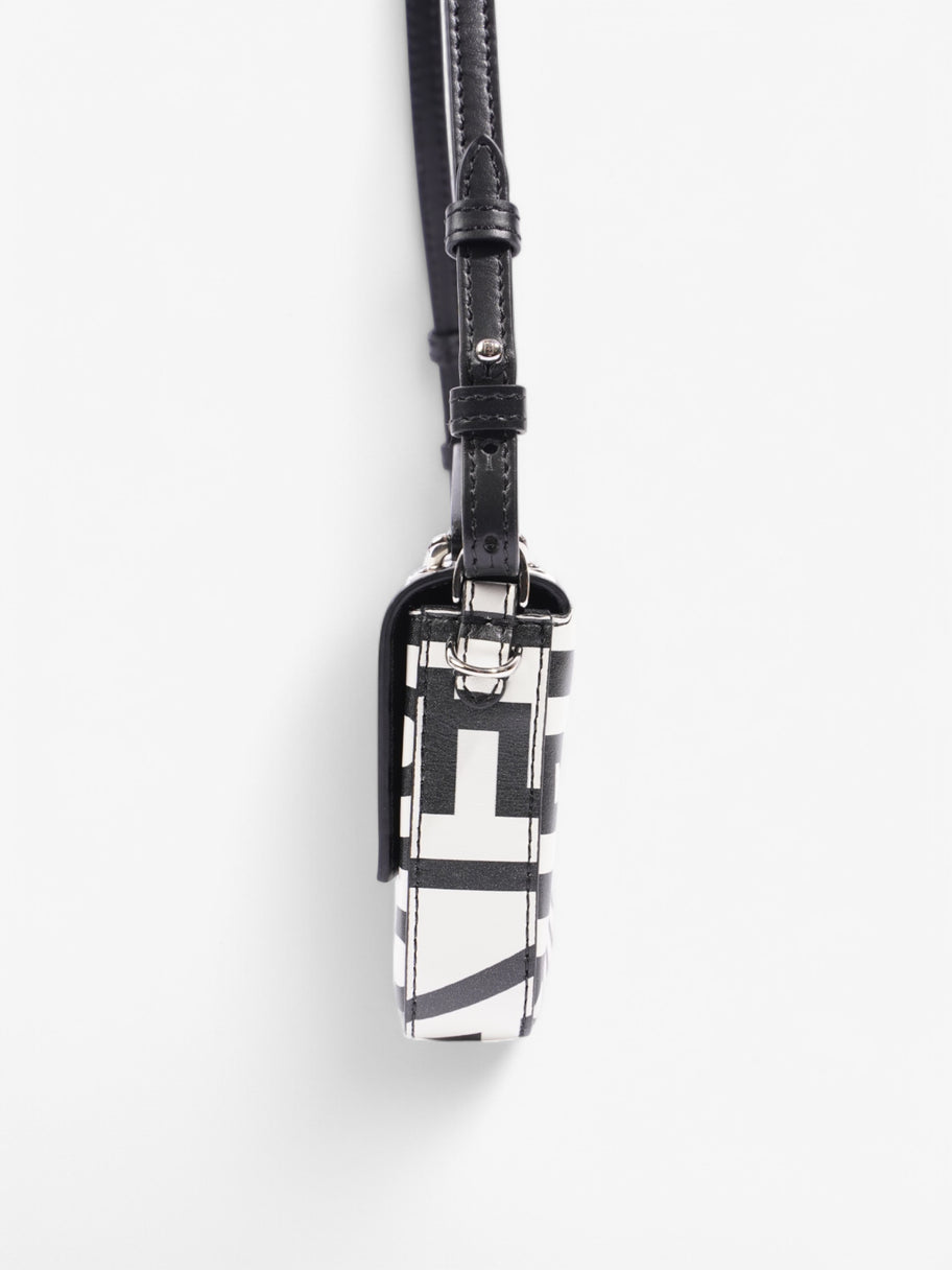 Fendi Baguette Black / White Leather Image 3