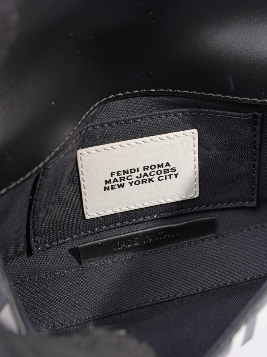 Fendi Baguette Black / White Leather Image 8
