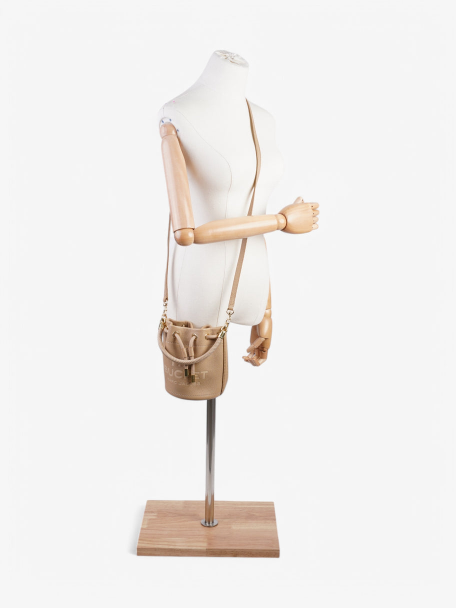 Marc Jacobs The Bucket Bag Camel Leather Mini Image 2