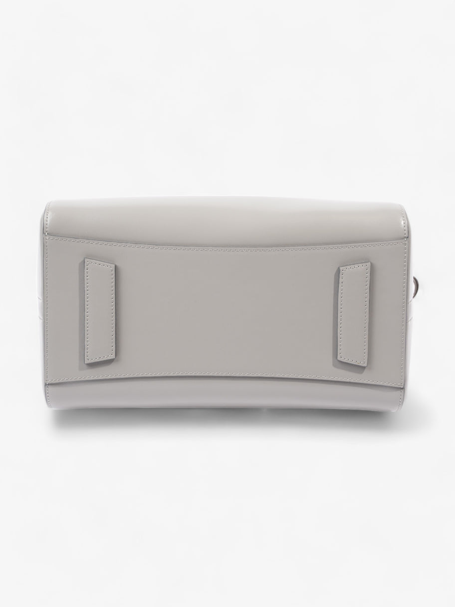 Small Antigona Light Grey Calfskin Leather Image 7
