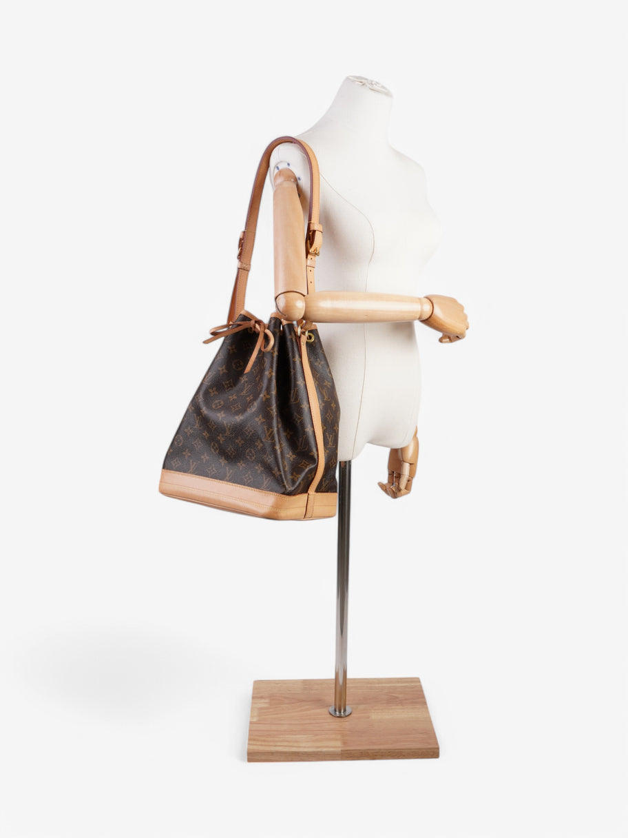 Louis Vuitton Noè  Monogram / Beige  Coated Canvas Image 2