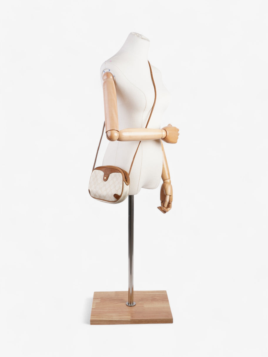 Gucci Vintage GG Camera Bag Tan / Cream Coated Canvas Image 2