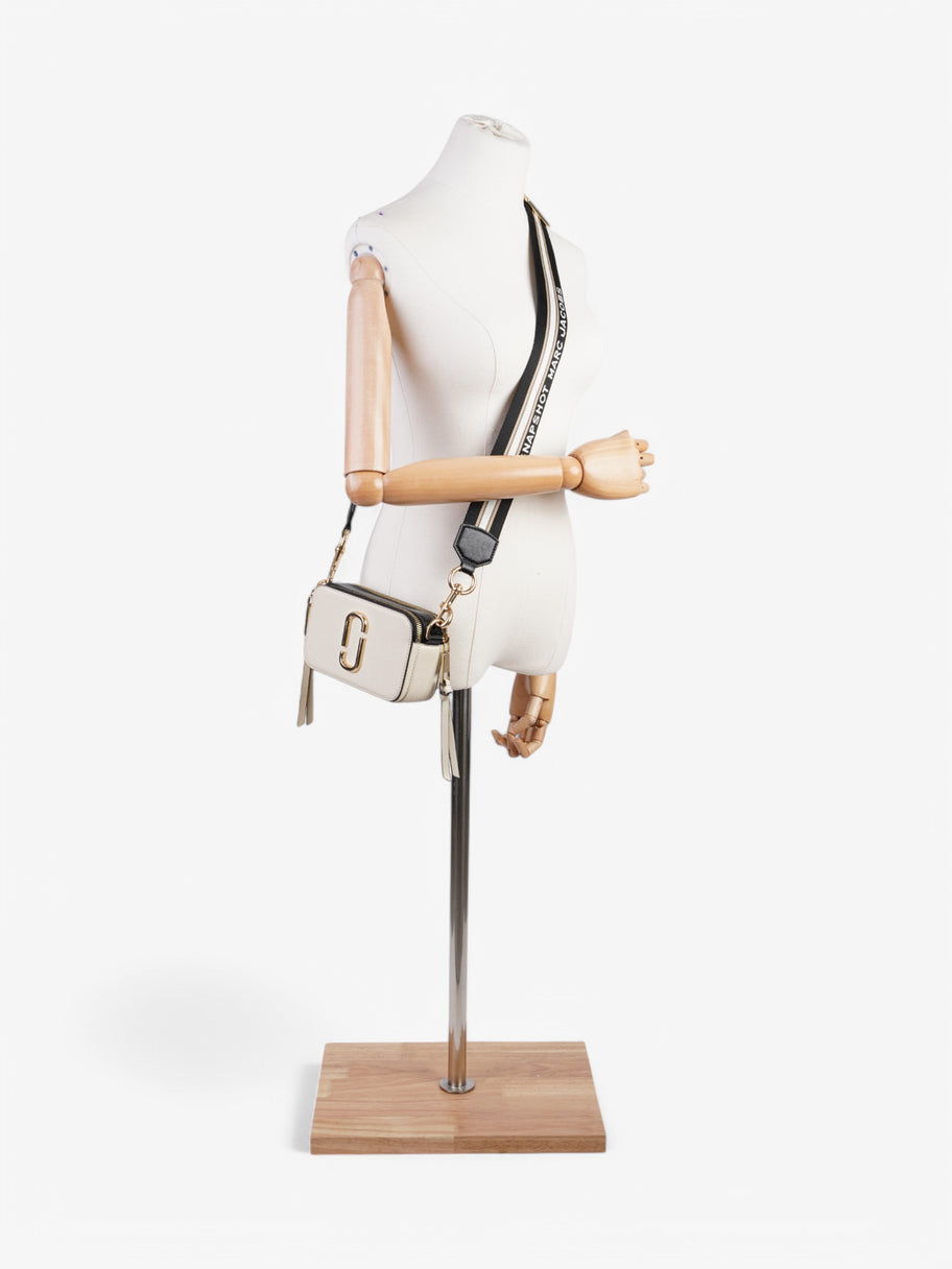 Marc Jacobs Snapshot Bag Cream / Black Leather Image 2
