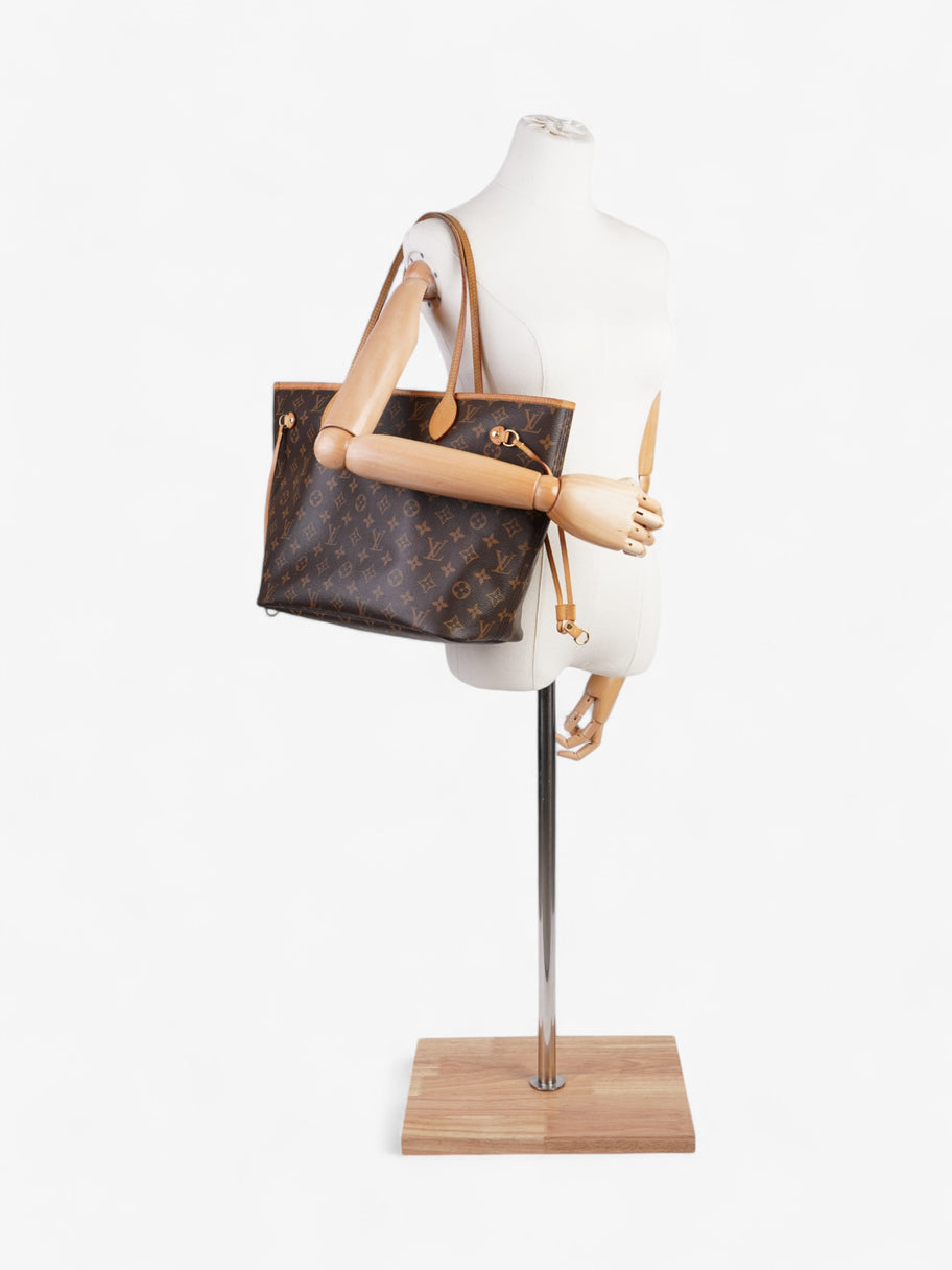 Louis Vuitton Neverfull Monogram Coated Canvas MM Image 2
