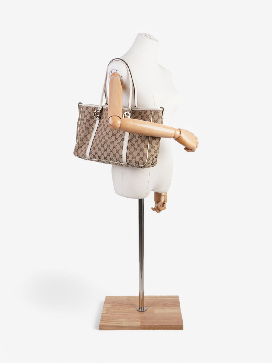Gucci GG Shoulder Bag Supreme / Cream Canvas Image 2